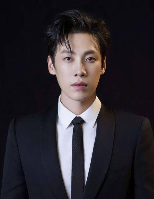 演员昌隆个人资料,影视界璀璨新星，多才多艺的演艺人生