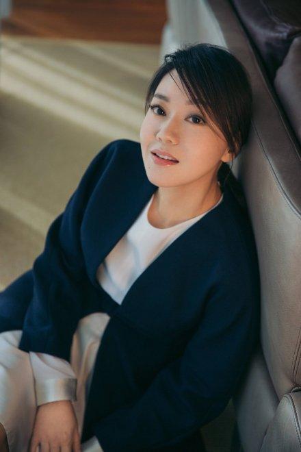 闫妮照片,镜头下的优雅与魅力