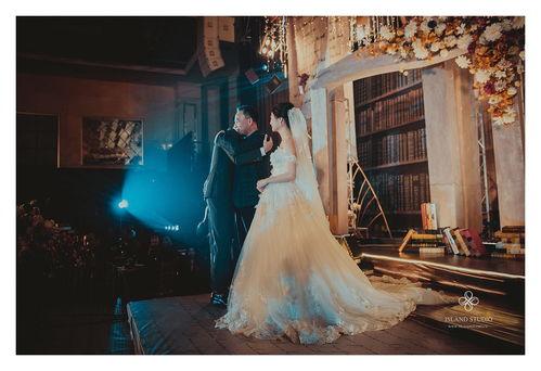 网红婚礼黑色婚,揭秘网红婚礼的另类风尚