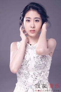 张碧晨以前的照片,从青涩校园到璀璨舞台，时光见证的蜕变之路